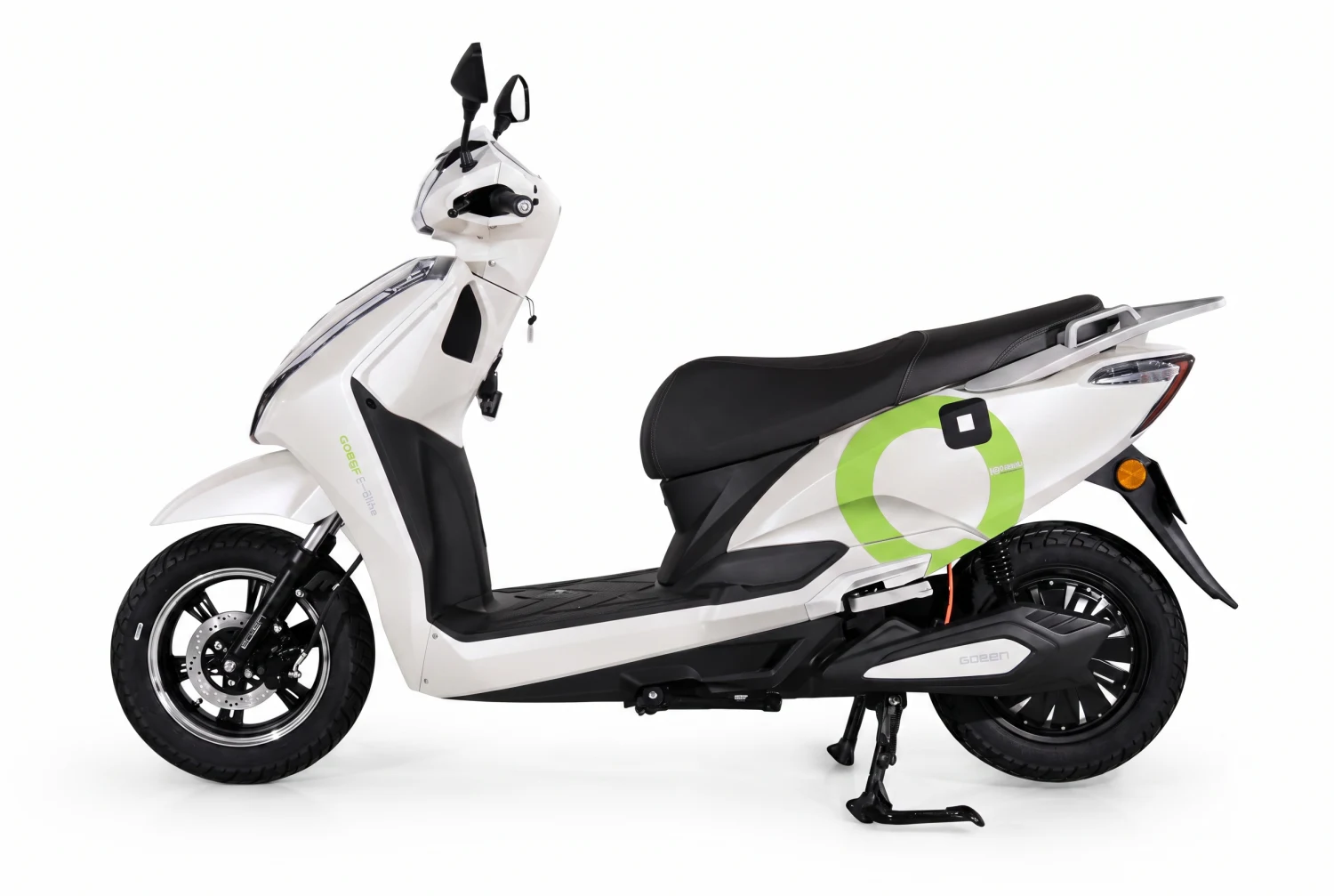 CHALO SMART PRO in White.