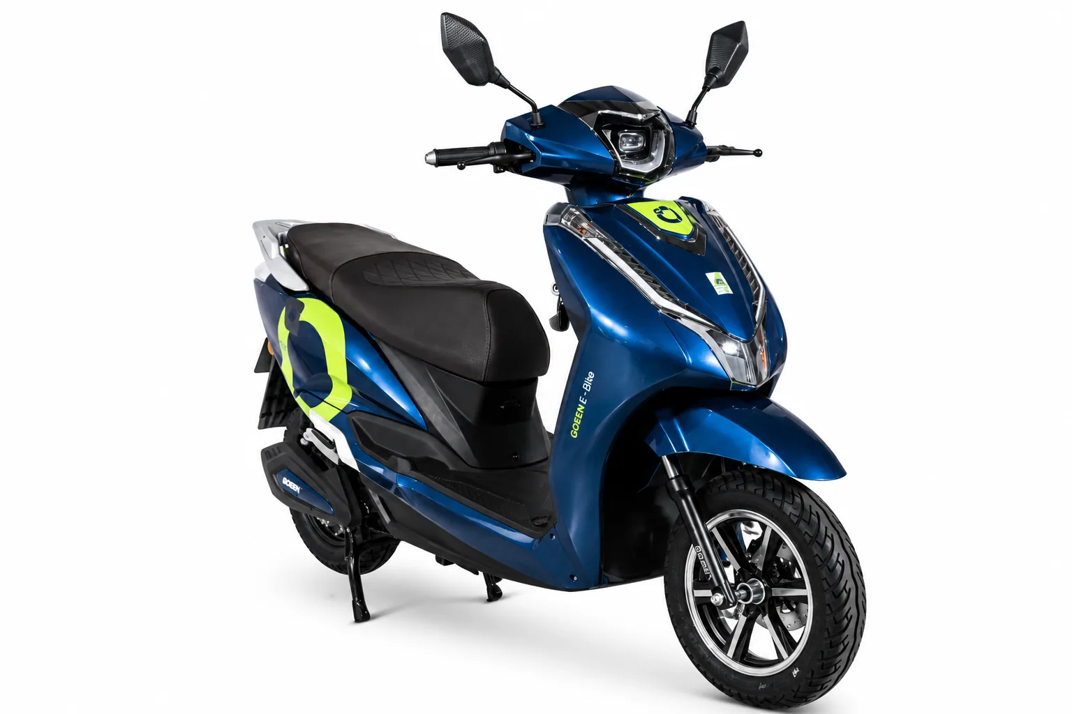 CHALO SMART PRO electric scooter in studio light, seen from the front three-quarter.